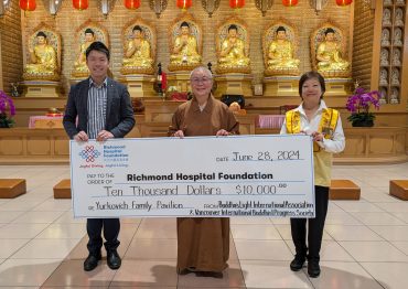 From the left: Spencer Gall, Chief Philanthropy Officer, Richmond Hospital Foundation; Venerable Chueh Chu, Abbess, Fo Guang Shan Temple; Ella Kwan, Secretary General, Buddha’s Light International Association, Vancouver