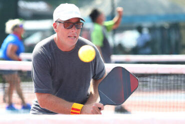 How to protect your knees while playing pickleball