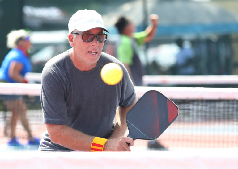 How to protect your knees while playing pickleball